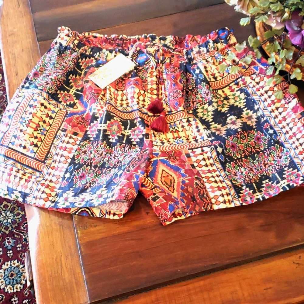 Shorts, new, Johnny Was